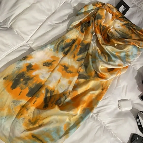 Bought from pretty little thing - Picture 2 of 4